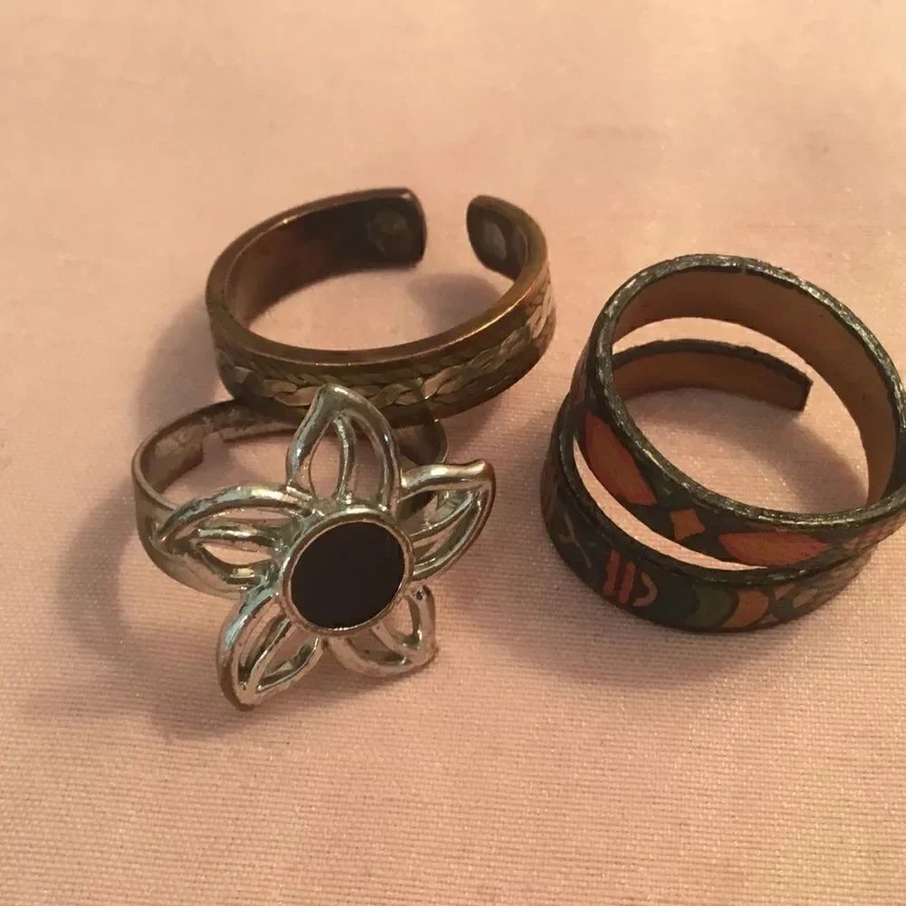 Three Ring Set - Picture 2 of 3